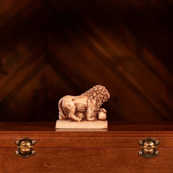 Ceramic souvenir "Swedish Lion"