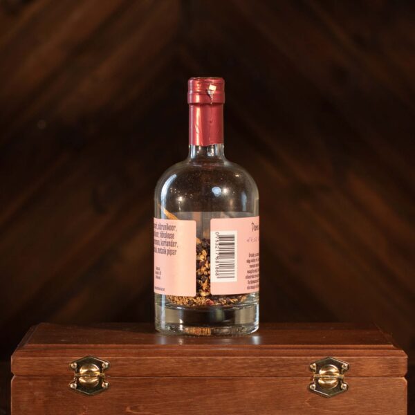 Taimede baasil valmistatud eliksiir „Roosa Gin“ - Image 2