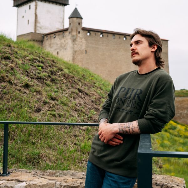 Narva Museum sweatshirt - Image 4